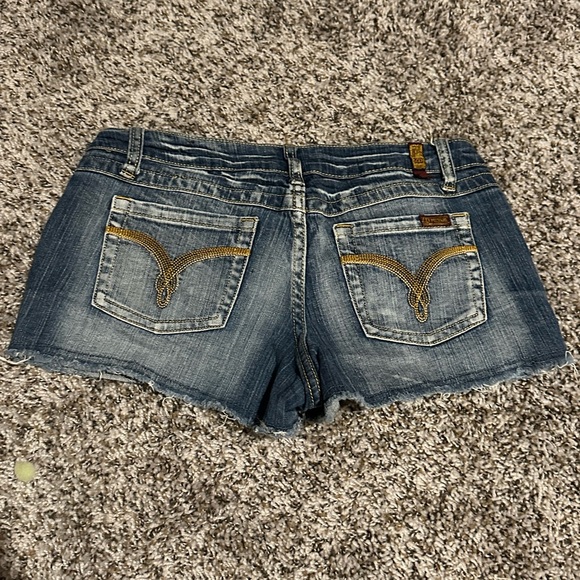 ZD Premium Designer Jean Shorts Size 7 - Picture 5 of 5
